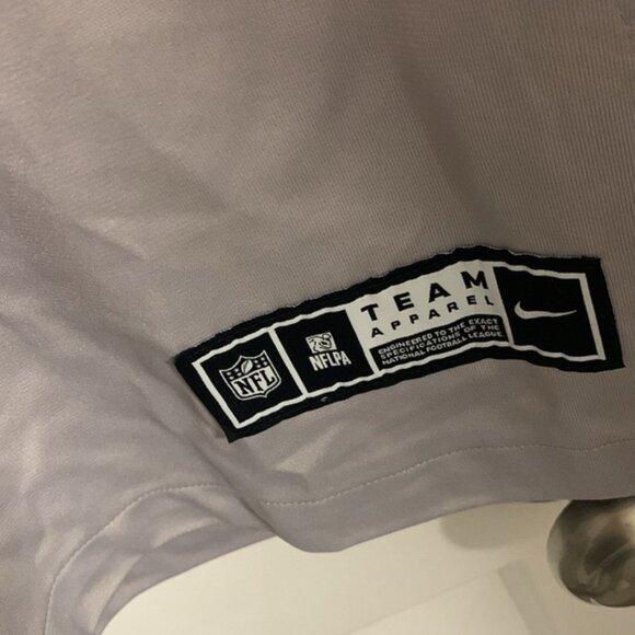 Patrick Mahomes Jersey - Picture 2 of 4